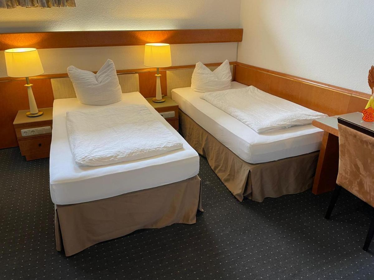 Hotel Gaestezimmer Gasthof Becker à Wulfrath Extérieur photo