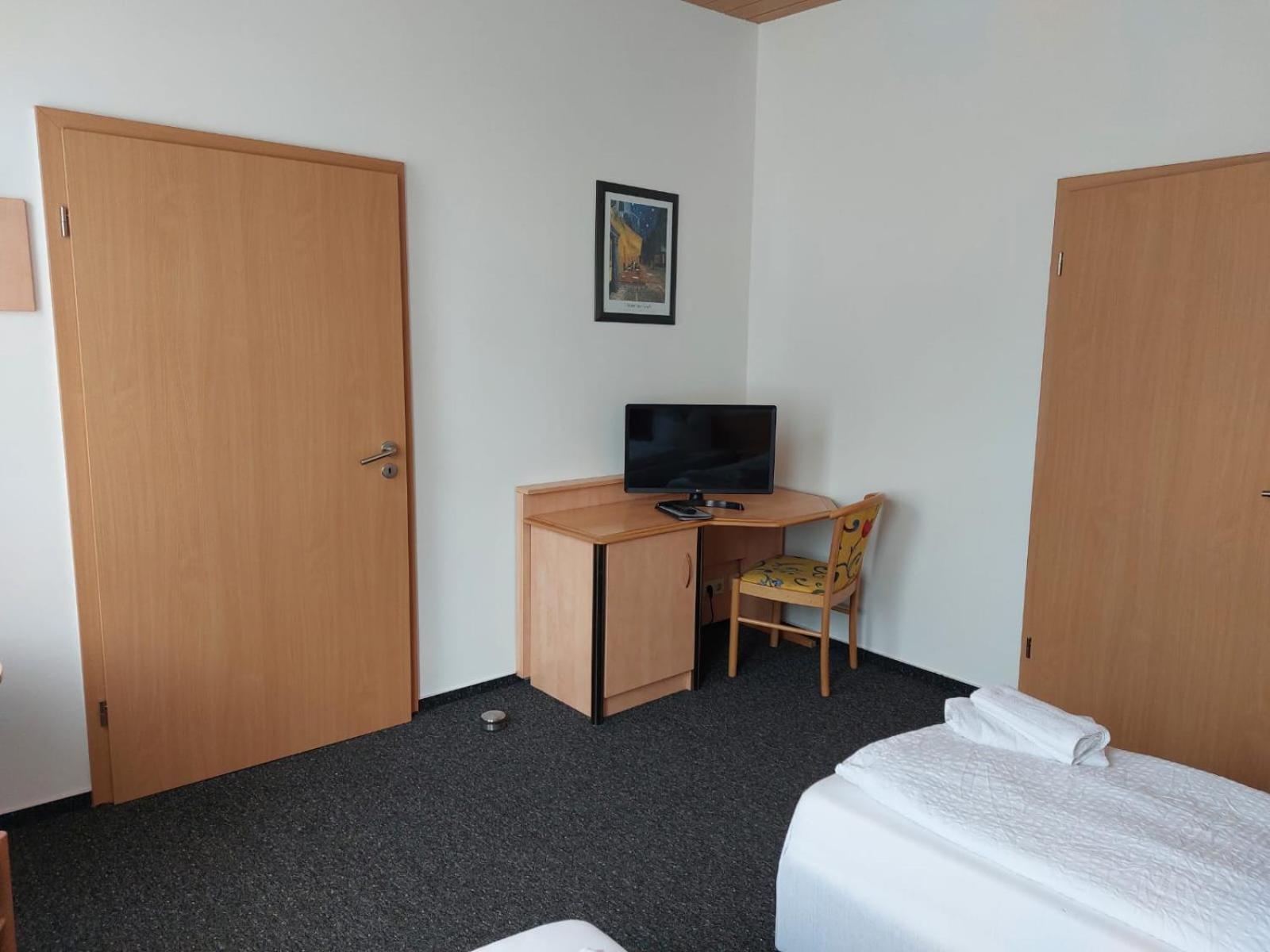 Hotel Gaestezimmer Gasthof Becker à Wulfrath Extérieur photo