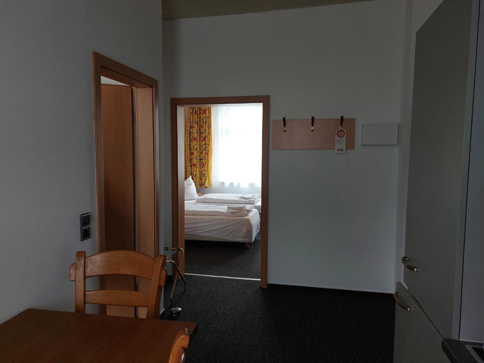 Hotel Gaestezimmer Gasthof Becker à Wulfrath Extérieur photo
