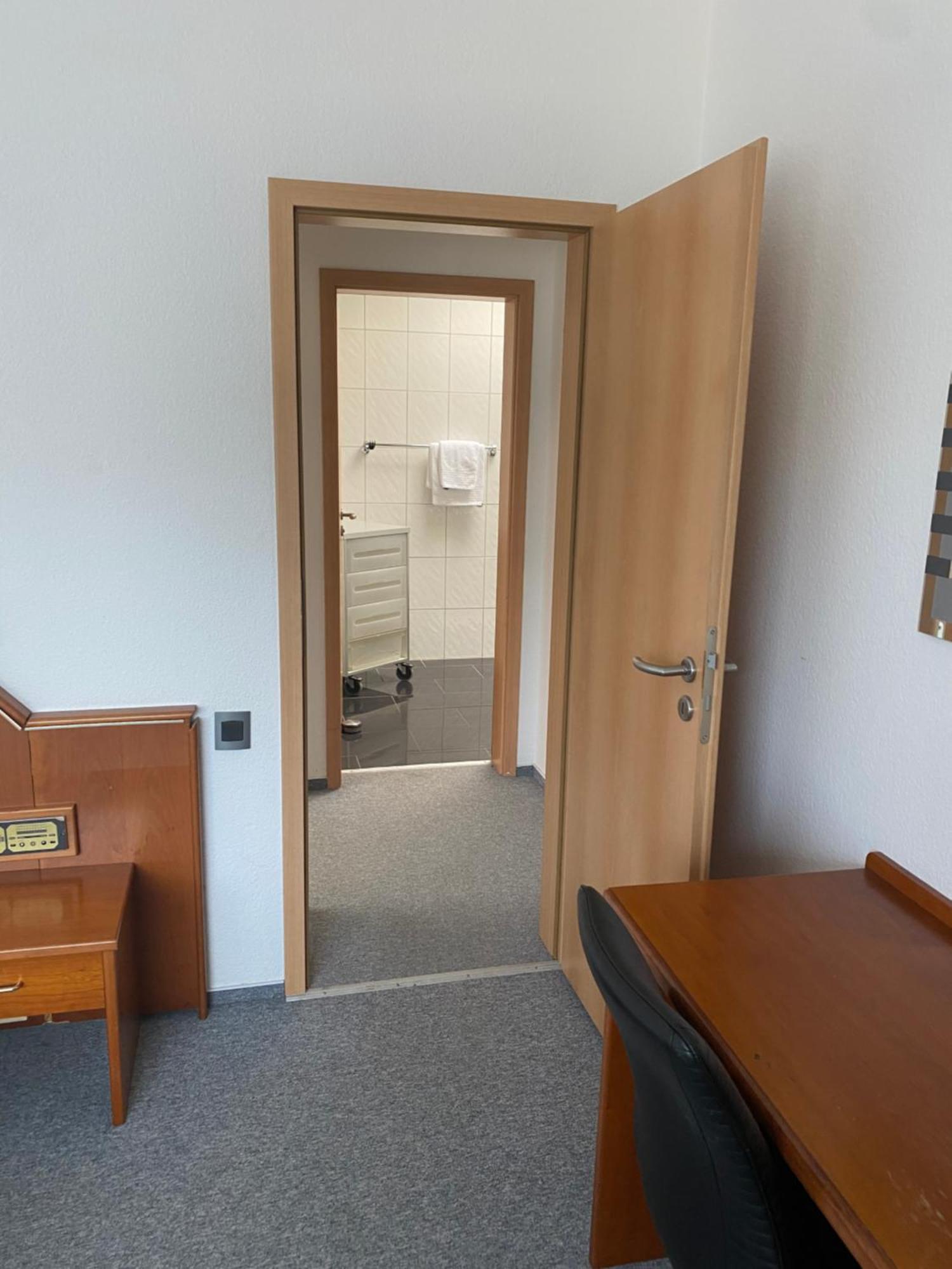 Hotel Gaestezimmer Gasthof Becker à Wulfrath Extérieur photo