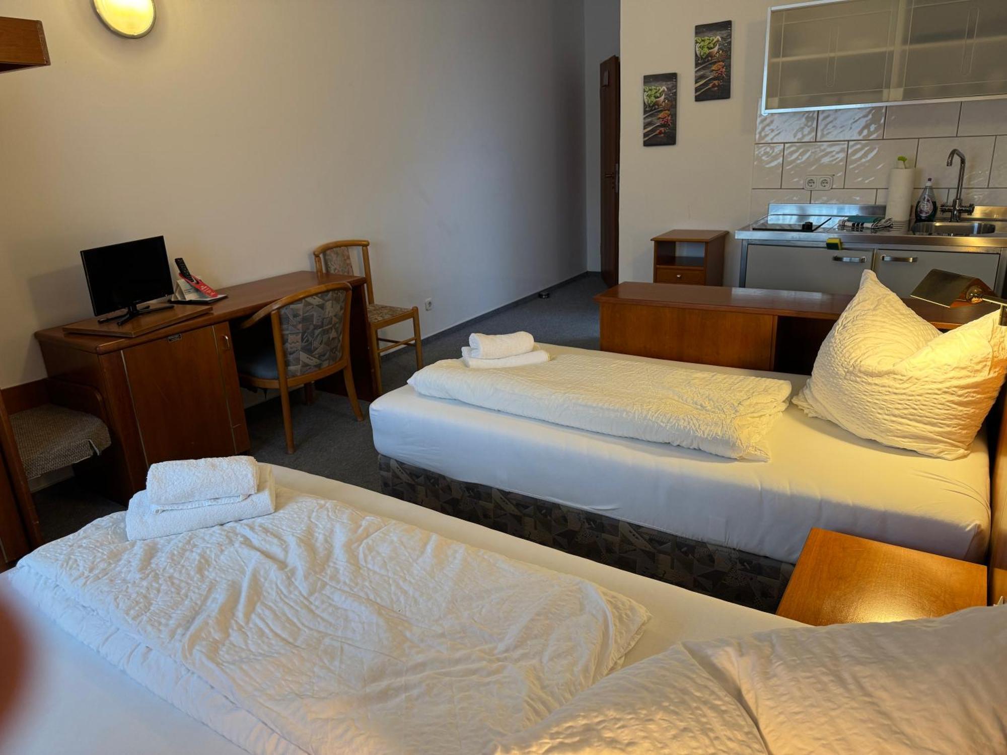 Hotel Gaestezimmer Gasthof Becker à Wulfrath Extérieur photo