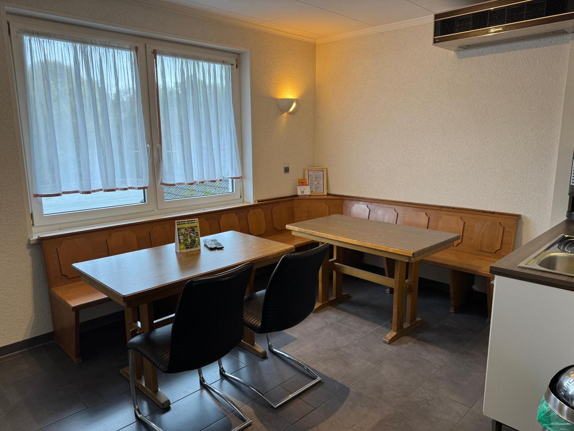 Hotel Gaestezimmer Gasthof Becker à Wulfrath Extérieur photo