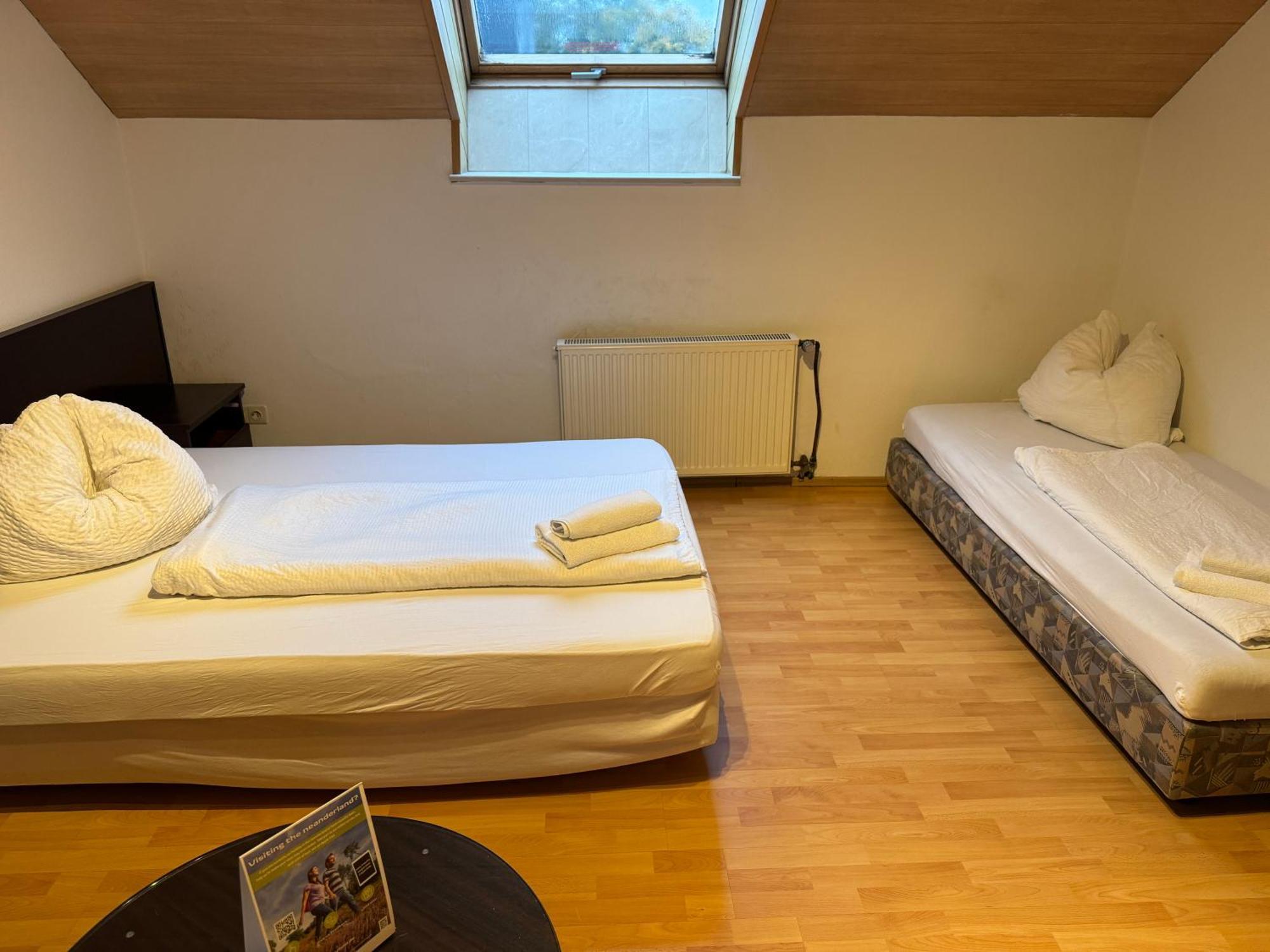 Hotel Gaestezimmer Gasthof Becker à Wulfrath Extérieur photo