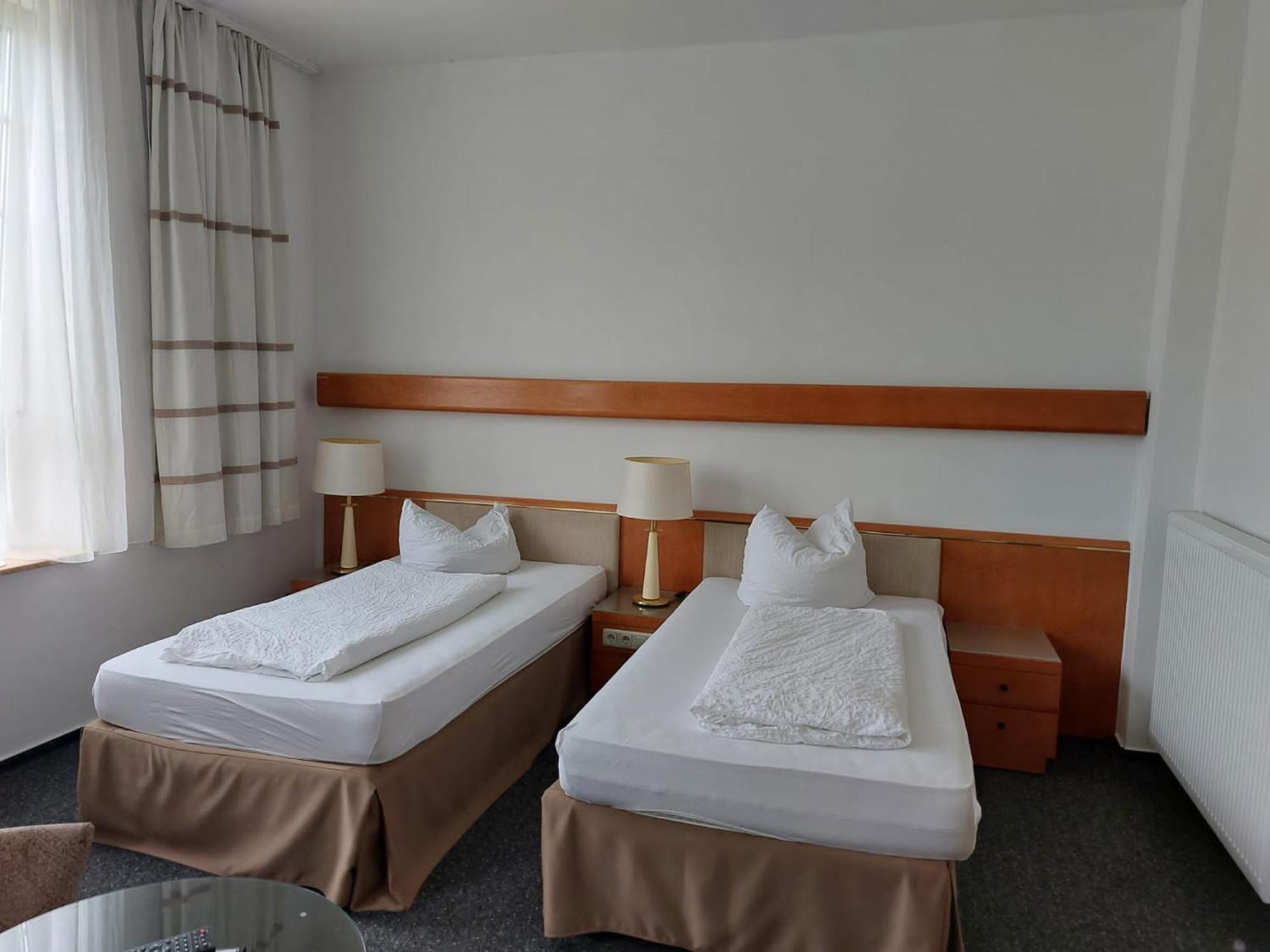 Hotel Gaestezimmer Gasthof Becker à Wulfrath Extérieur photo